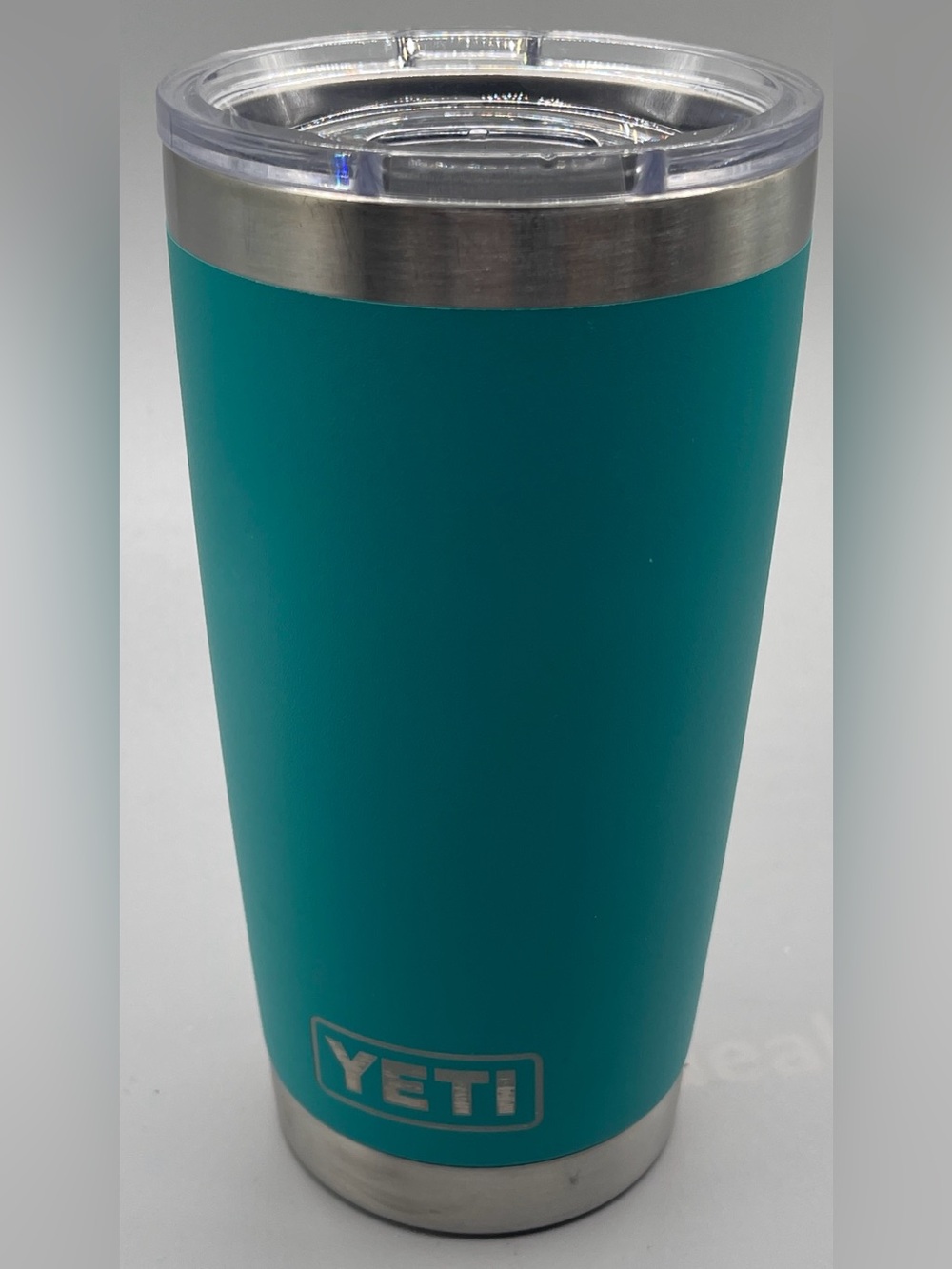 Yeti Rambler Tumbler 20 oz in teal dark teal color